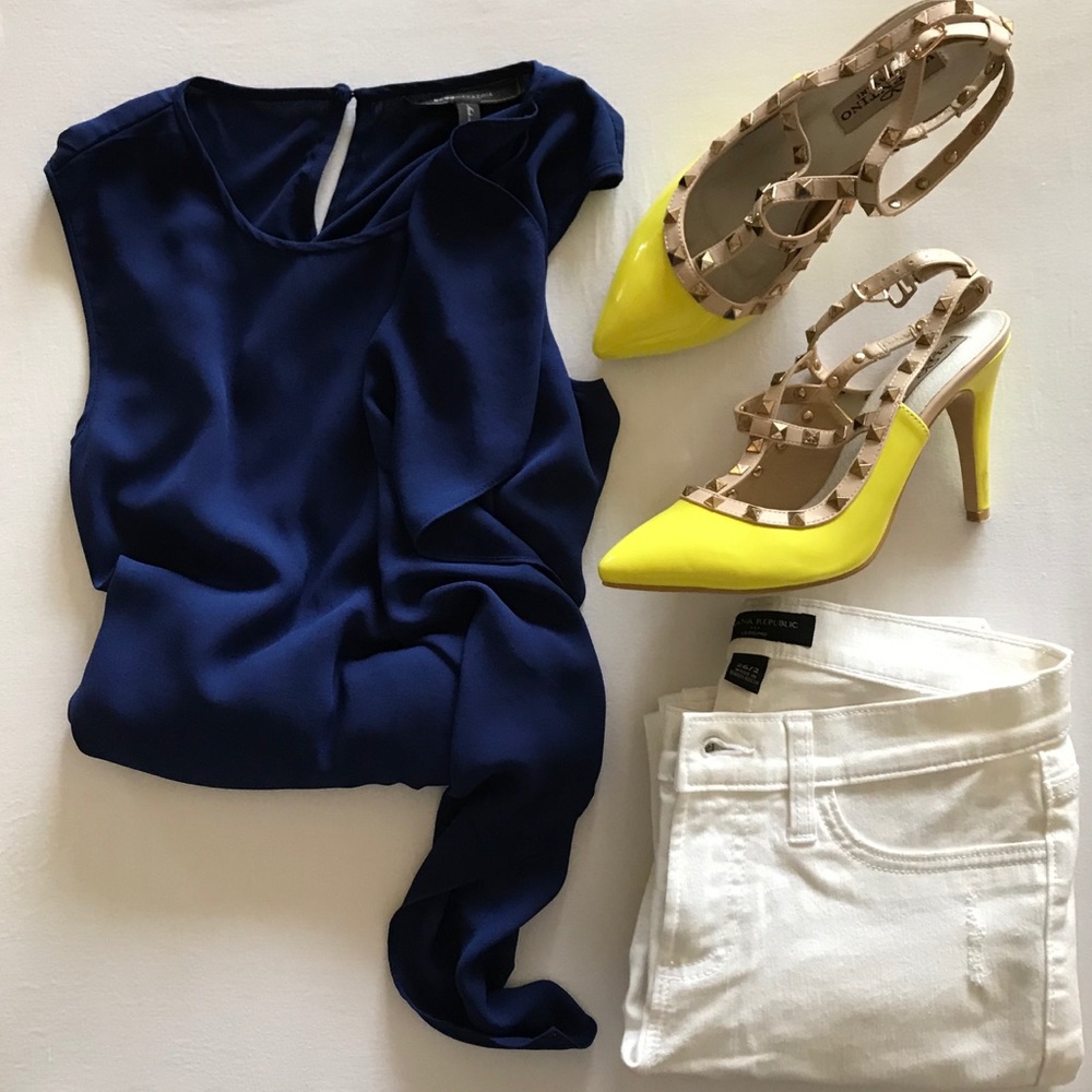 BCBG | MAXAZRIA sleeveless asymmetric blouse.